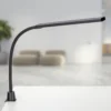 Lámpara de pinza LED MAULpirro, negra, 37 cm, atenuable