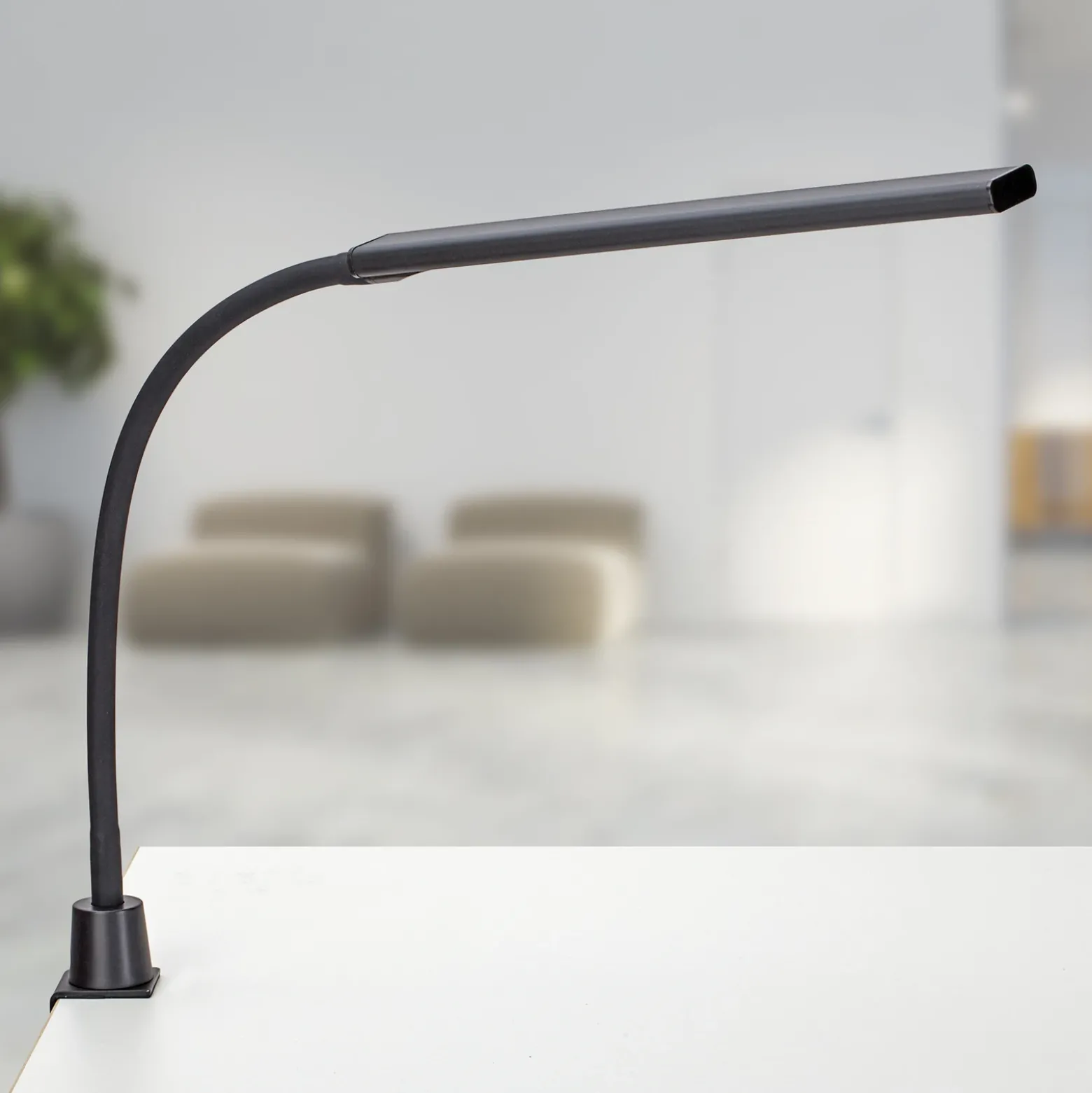 Lámpara de pinza LED MAULpirro, negra, 37 cm, atenuable