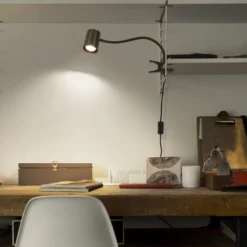 Lámpara de pinza OSRAM Office Line Desk Trapezium Clip negro
