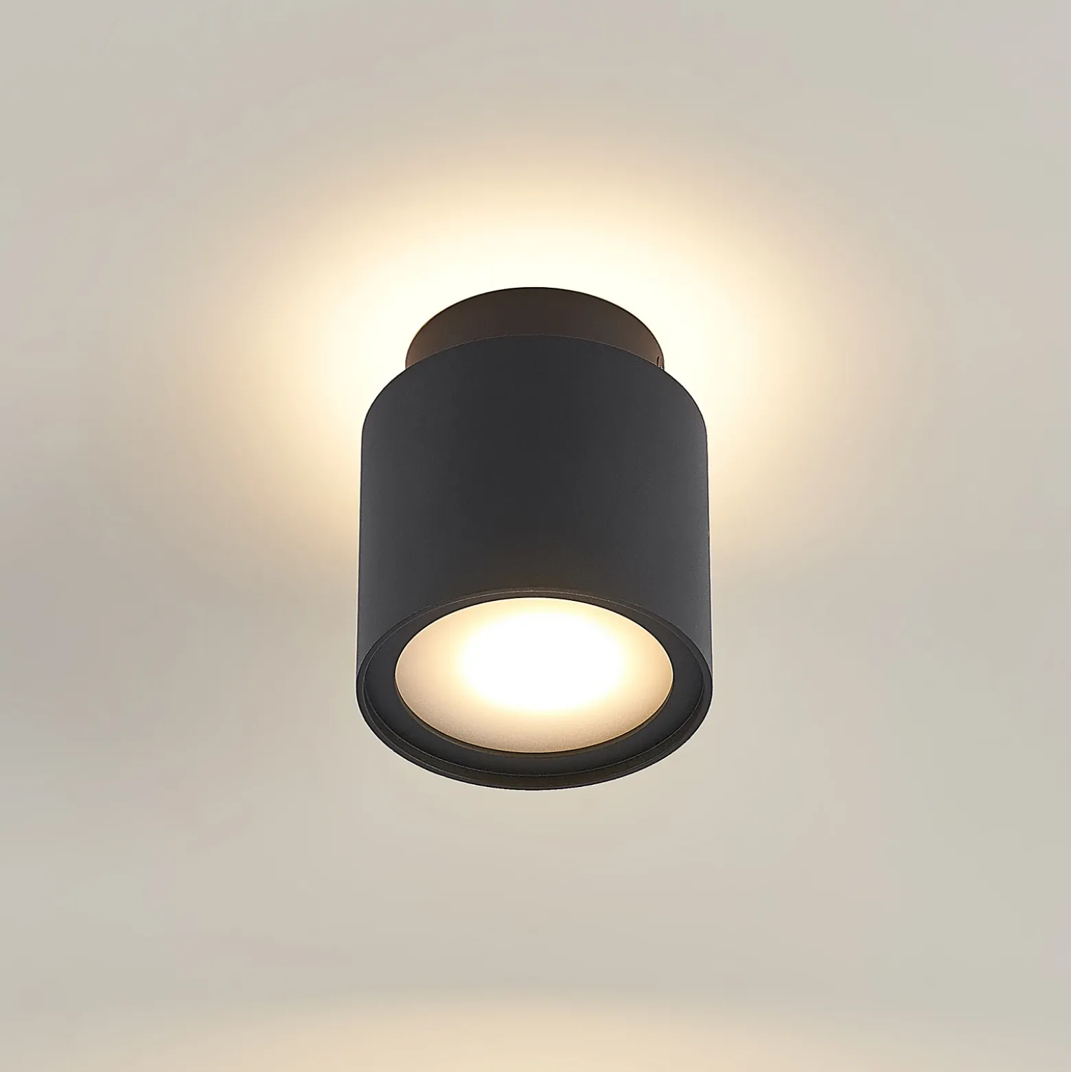 Lámpara de techo Arcchio Walisa, Ø 10 cm, negra, difusor, GU10
