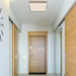 Lámpara de techo LED Doro, longitud 30 cm, madera oscura, madera