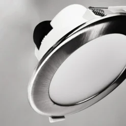 Lámpara de techo LED empotrable Acrux, Ø 11 cm, plata mate, CCT