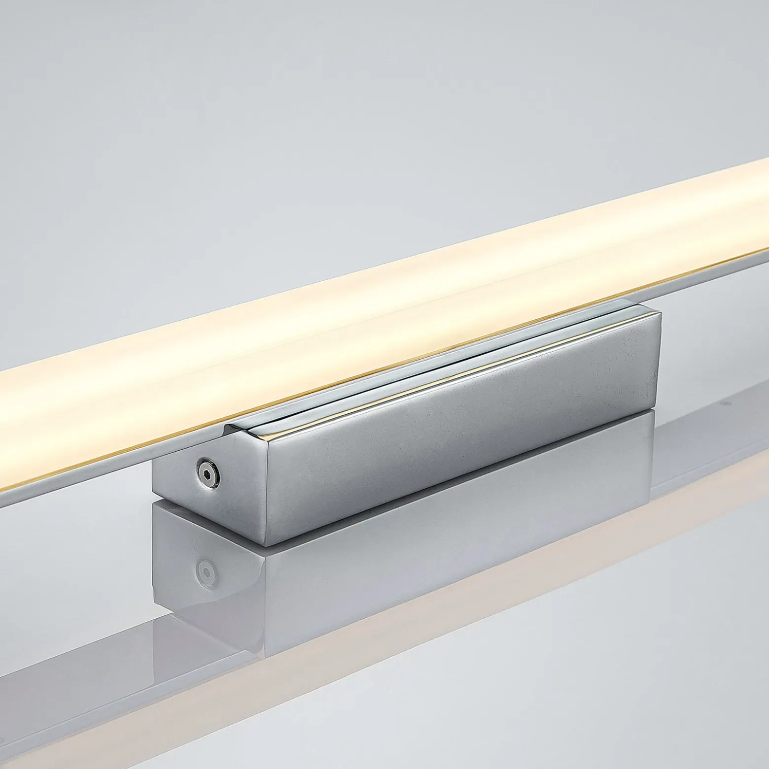 Lámpara de techo LED para baño Levke de Lindby, 75 cm, atenuable, IP44