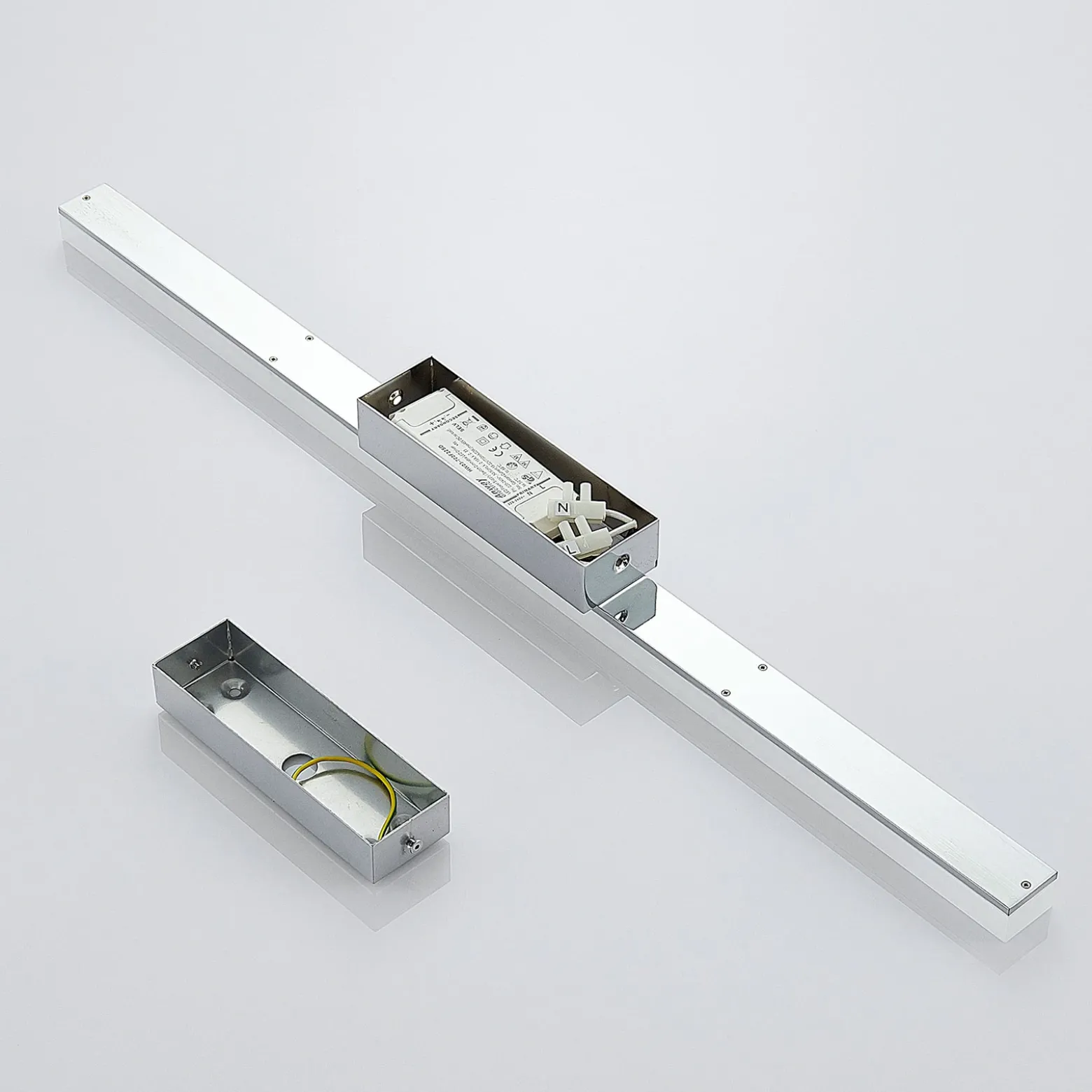 Lámpara de techo LED para baño Levke de Lindby, 75 cm, atenuable, IP44