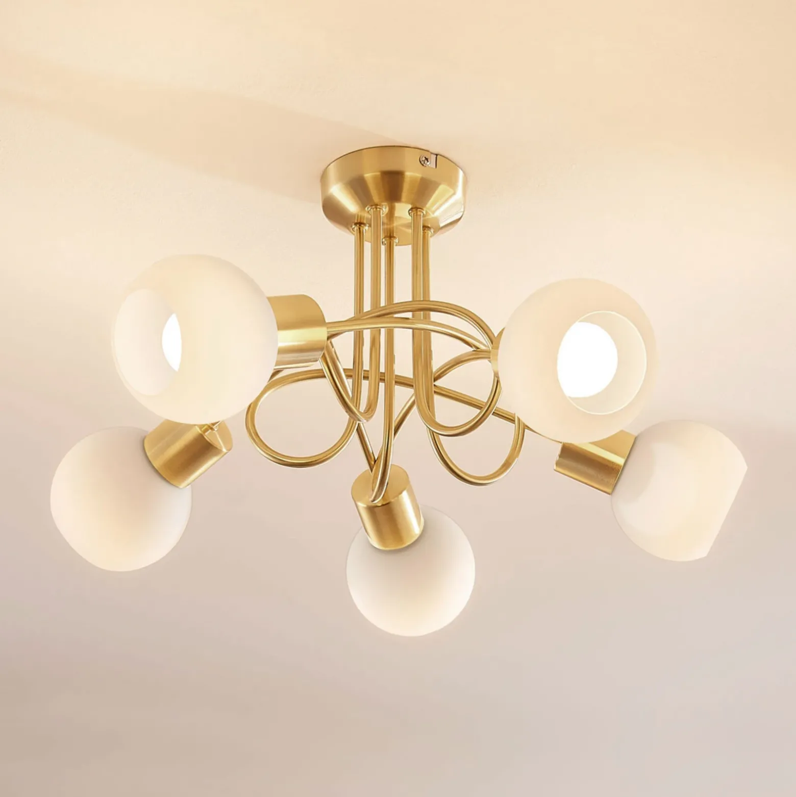 Lámpara de techo Lindby Elaina, Ø50cm, 5 luces, latón, cristal, E14