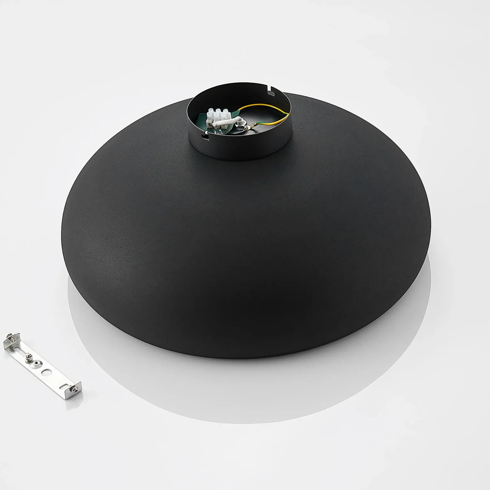 Lámpara de techo Lindby Gerwina, negro/oro, metal, 40 cm, E27