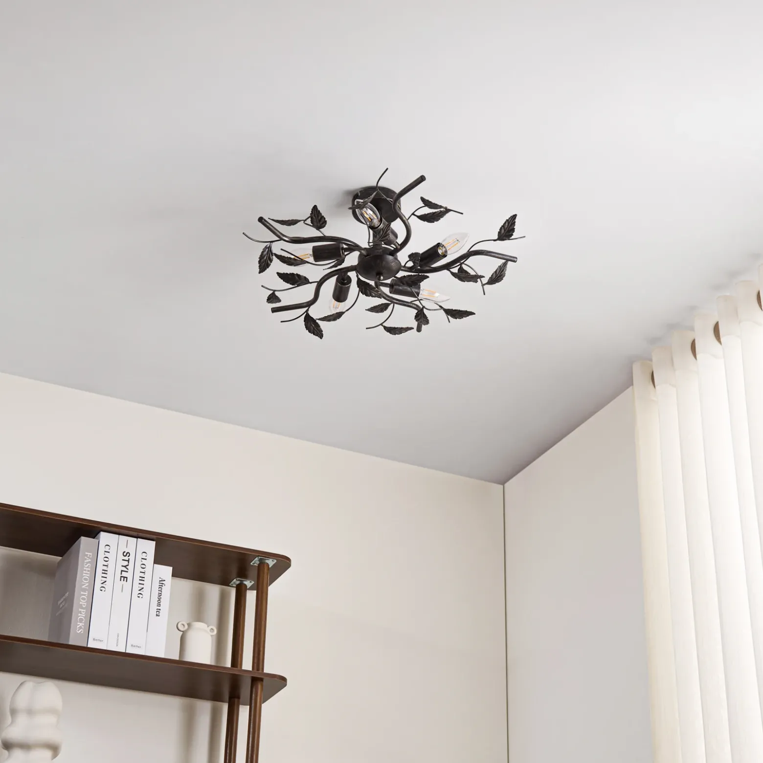 Lámpara de techo Lindby Yos, 5 luces, 58 cm, negro y dorado, E14