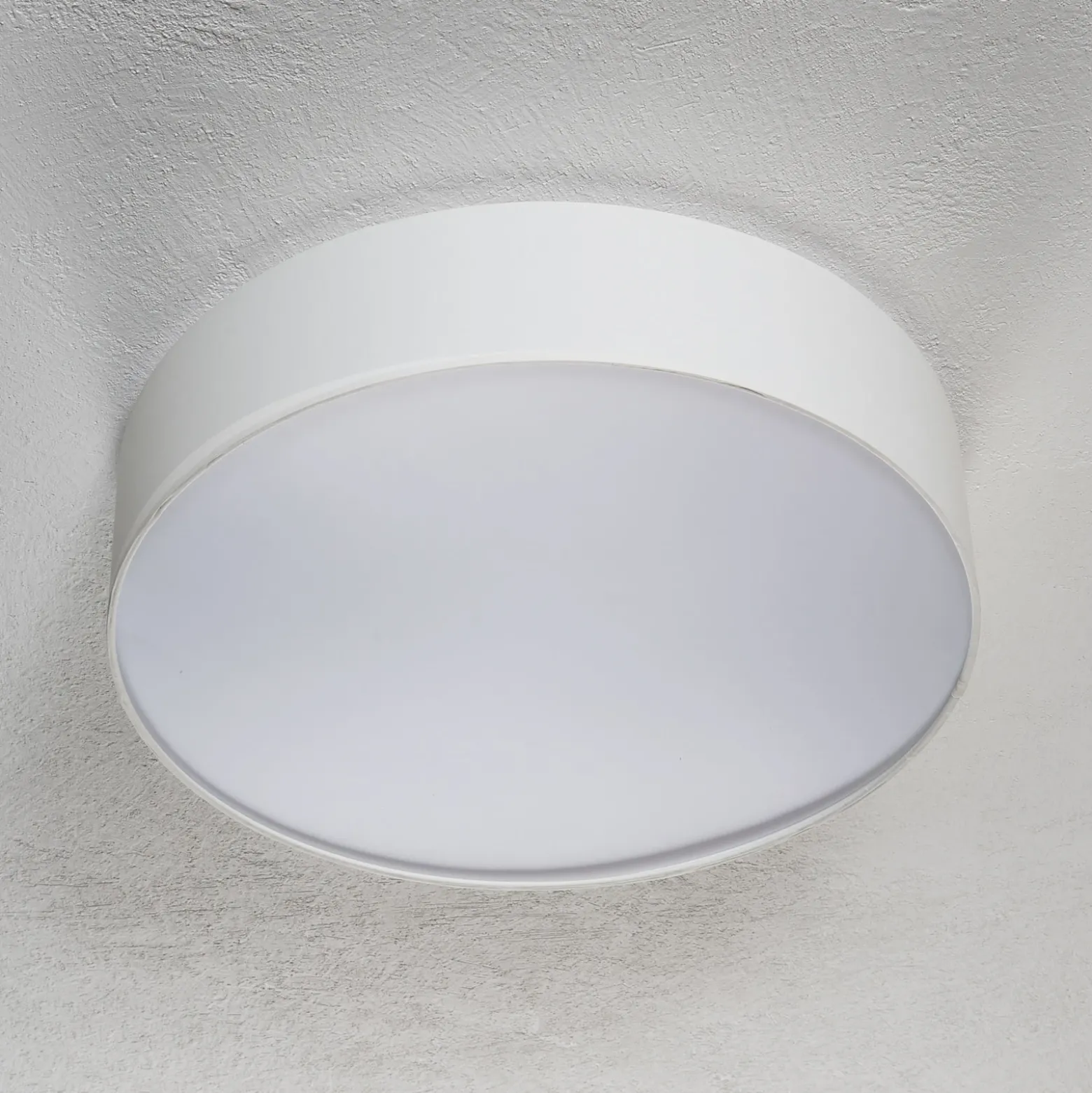Lámpara de techo Pasteri, blanca, 57 cm