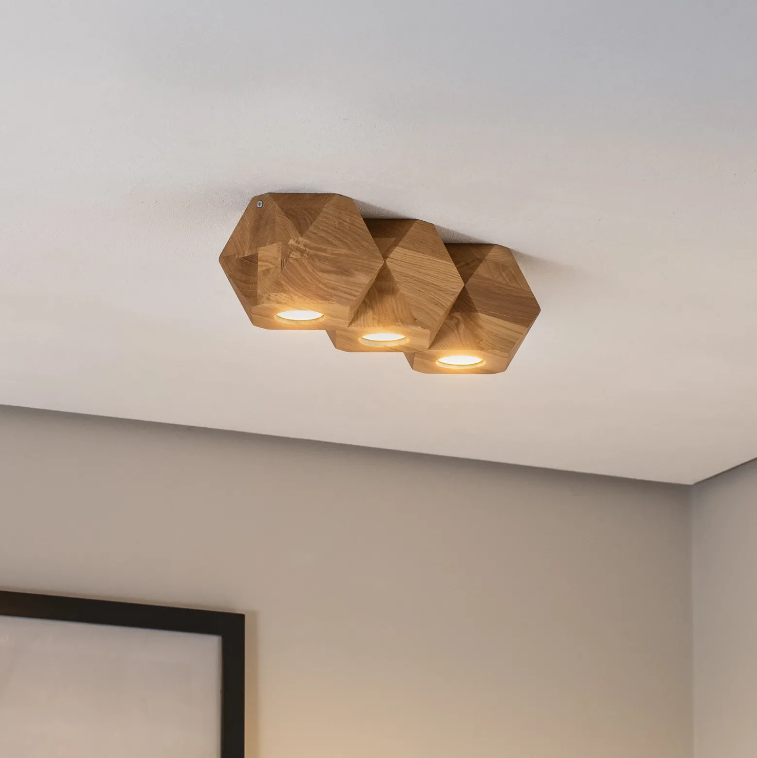 Lámpara de techo Peach Puff, madera, 36 cm, poliedro de 3 luces.