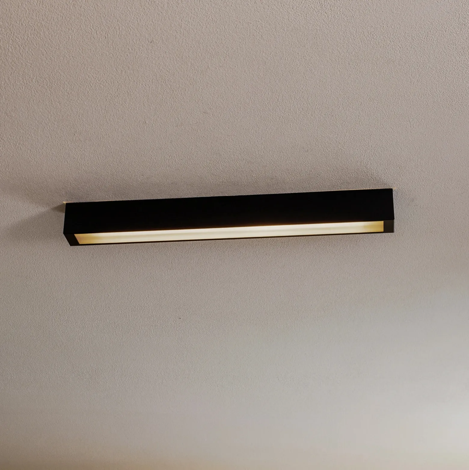 Lámpara de techo Straight negra 62 cm