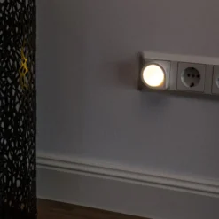 Lámpara enchufe LED lámpara nocturna Luna Sensor