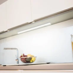 Lámpara LED bajo armario Conero, longitud 42,4 cm