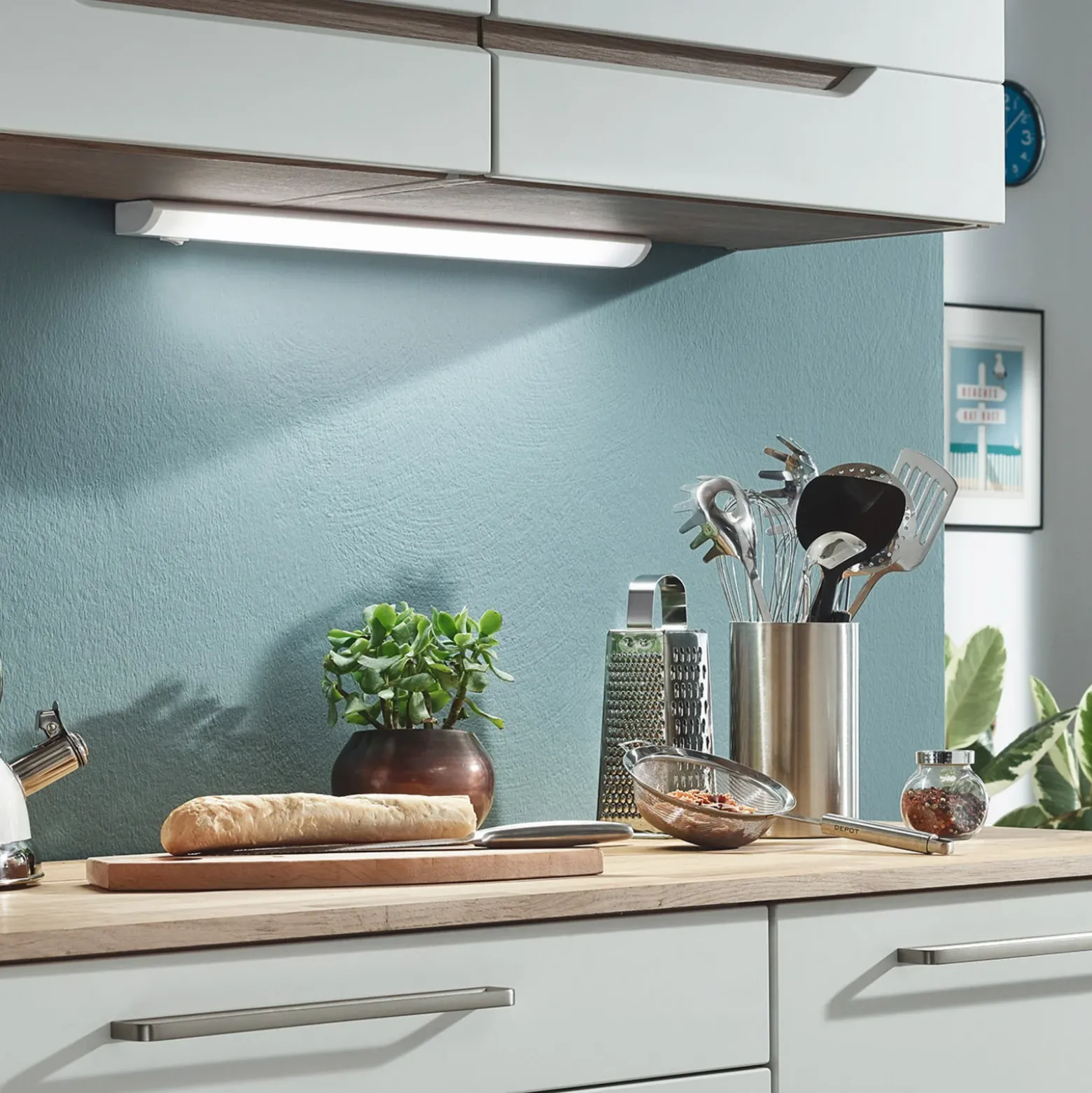 Lámpara LED bajo mueble Hestia, 4.000 K, 1.000 lm, blanca