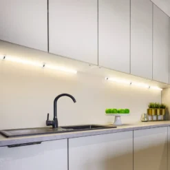 Lámpara LED bajo mueble OSRAM Linear Angle, blanca, sensor, 35 cm