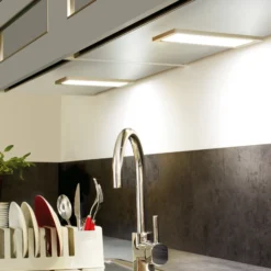 Lámpara LED bajo mueble Sky acero inoxidable 3.000K