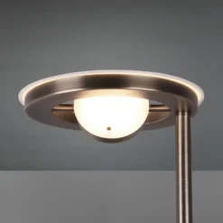 lámpara LED de pie Barrie con brazo de lectura en latón antiguo
