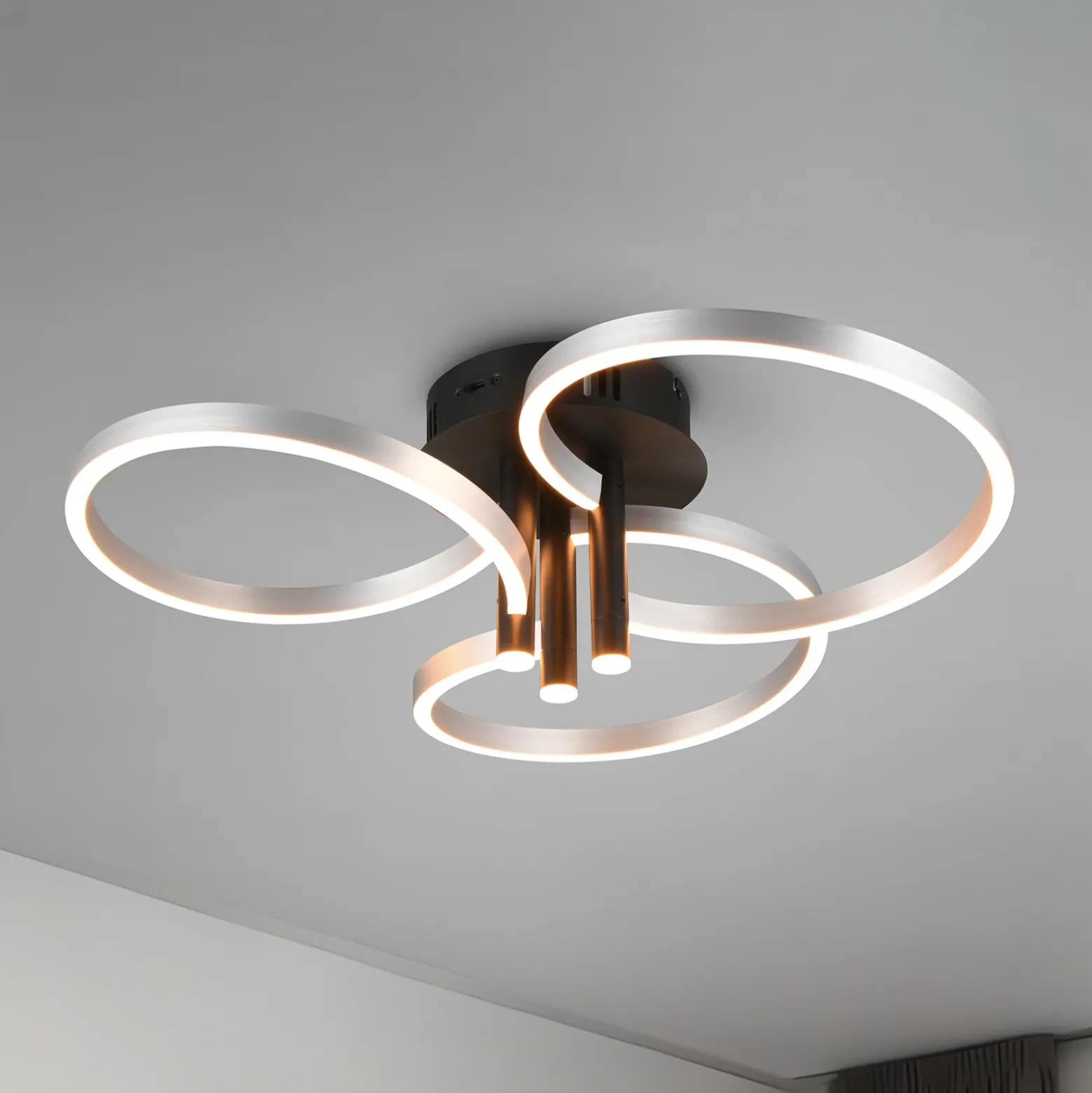 Lámpara LED de techo Caruso, aluminio/negro, Ø 66 cm, metal CCT atenuable