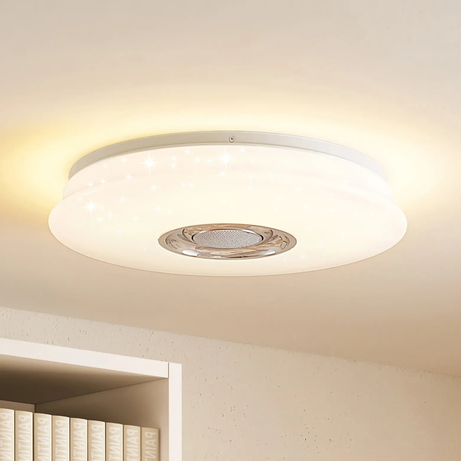 Lámpara LED de techo Elpida de Lindby, altavoz, blanco, Ø 39 cm