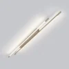 Lámpara LED de techo Helestra LEDA, marrón, longitud 150 cm, atenuable