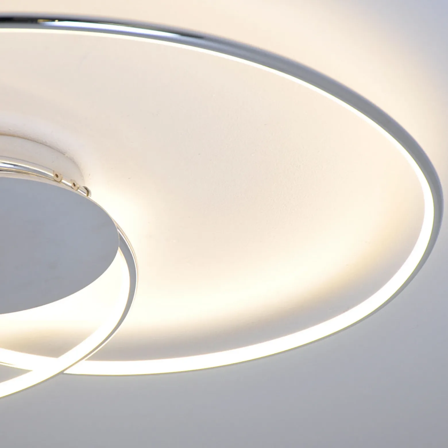 Lámpara LED de techo Joline de Lindby, Ø 74 cm, color cromo, metal