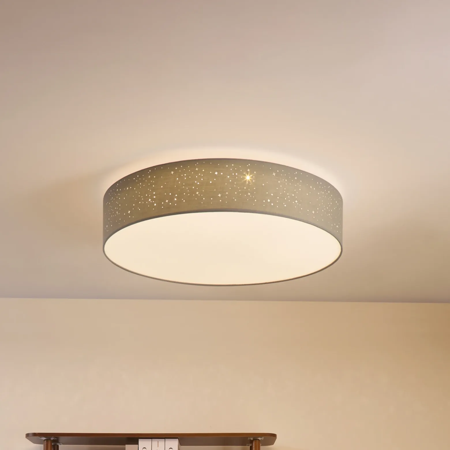 Lámpara LED de techo Lindby Ellamina, 60 cm, gris claro, textil