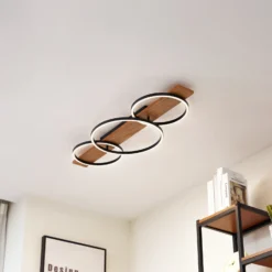 Lámpara LED de techo Lindby Galad, negra, madera, 3 luces, 98 cm
