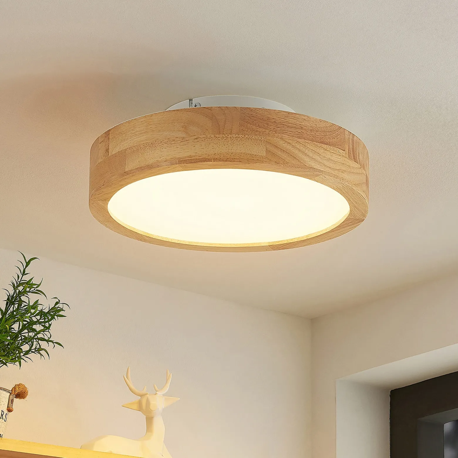 Lámpara LED de techo Lindby Lanira, Ø 30 cm, madera, control remoto, CCT