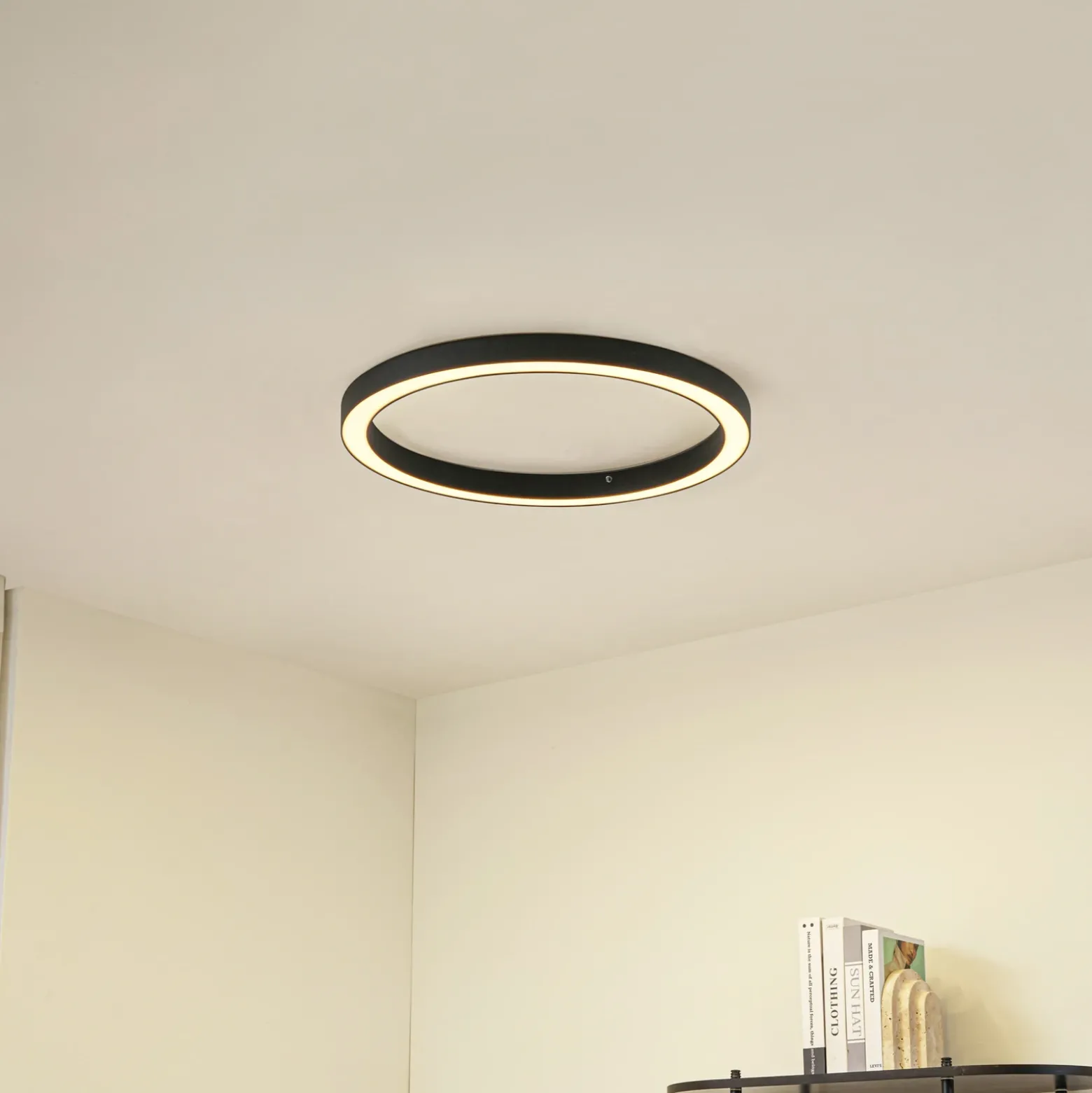 Lámpara LED de techo Lucande Neor, negra, Ø 60 cm, CCT, atenuable