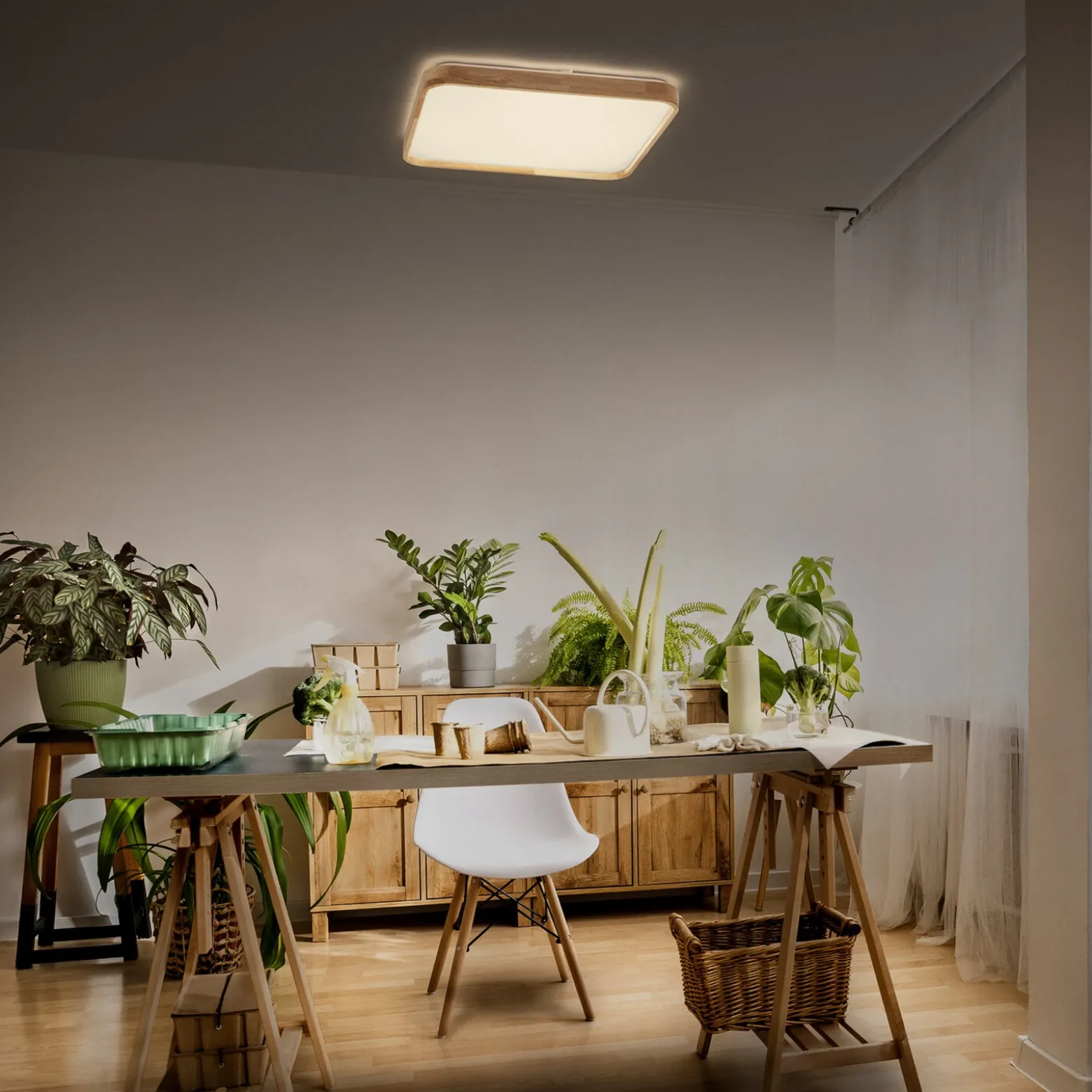 Lámpara LED de techo ORBIS ALICIA de OSRAM, 50 x 50 cm, madera, ClickDim