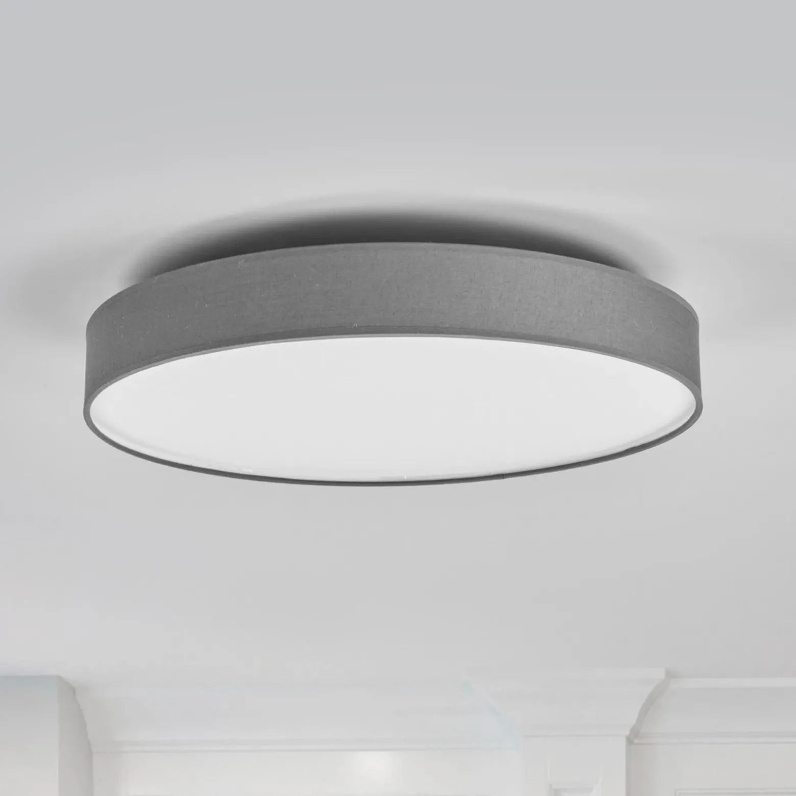 Lámpara LED de techo Saira de Lindby, Ø 50 cm, gris, textil