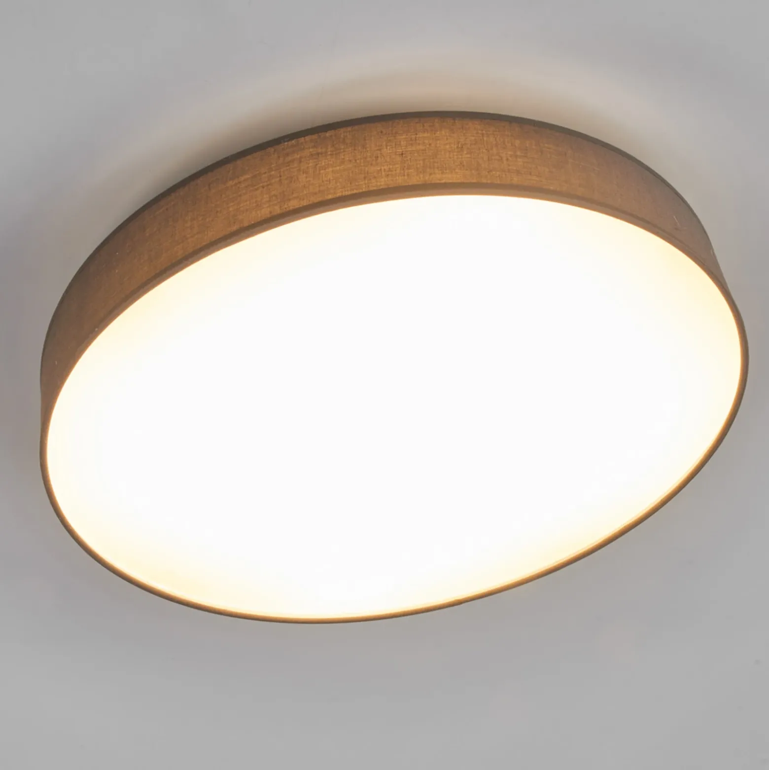 Lámpara LED de techo Saira de Lindby, Ø 50 cm, gris, textil