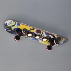 Lámpara LED techo Easy Cruiser Graffiti, monopatín