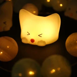 Lámpara nocturna LED Catty Cat, 7 colores + sonido