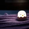 Lámpara nocturna LED Eggy Egg con batería