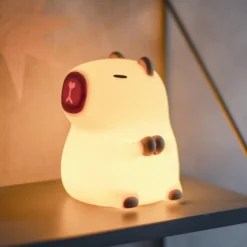 Lámpara nocturna LED recargable «Capibara», blanca/marrón, 11 cm, RGB, táctil