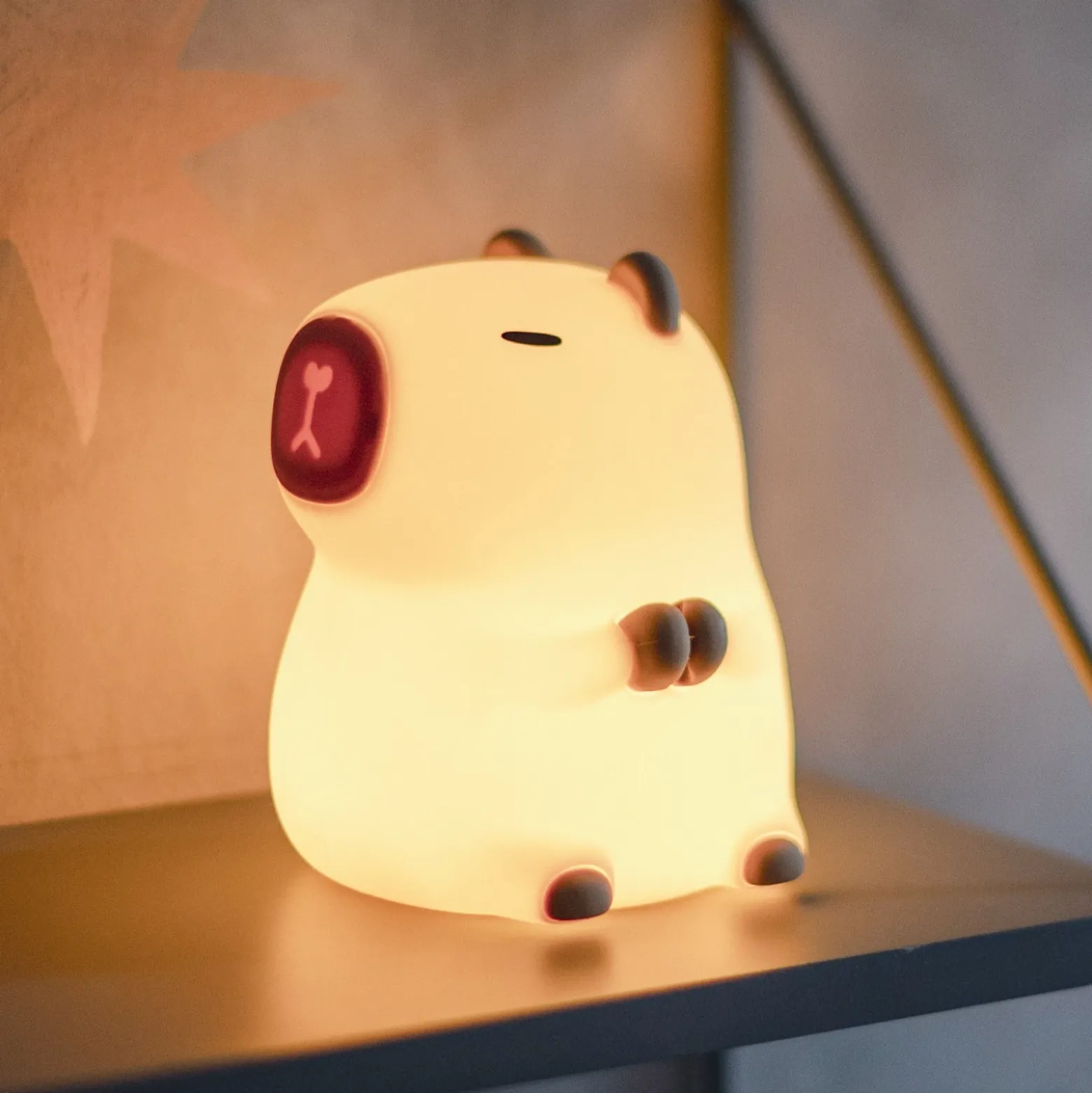Lámpara nocturna LED recargable «Capibara», blanca/marrón, 11 cm, RGB, táctil