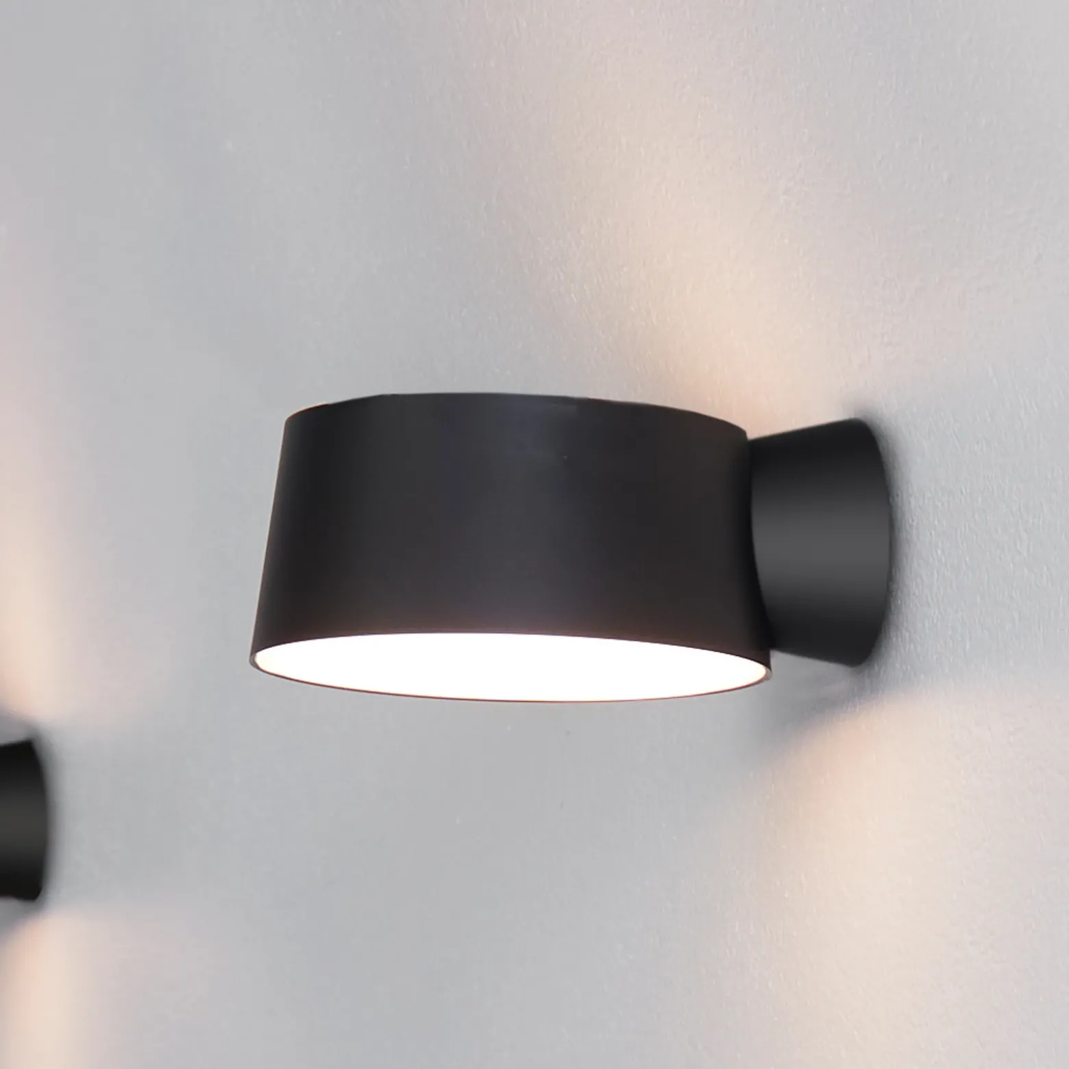 LOOM DESIGN Aplique de pared LED Cookie negro aluminio Ø 15 cm