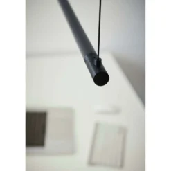 LOOM DESIGN lámpara colgante LED Straw 200, negro, aluminio