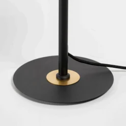 Lucande Aparas lámpara de mesa look hoja, negro-oro