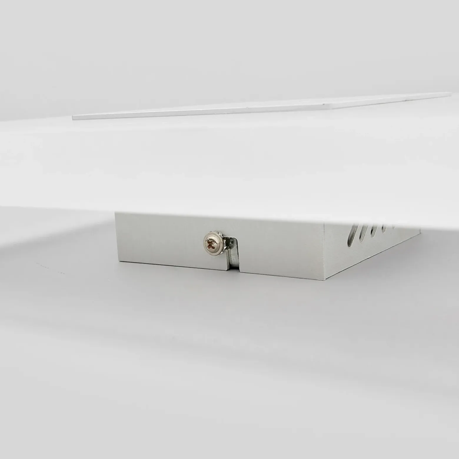 Lucande Aplique de pared LED Berlind, 26 cm, blanco, cristal, metal