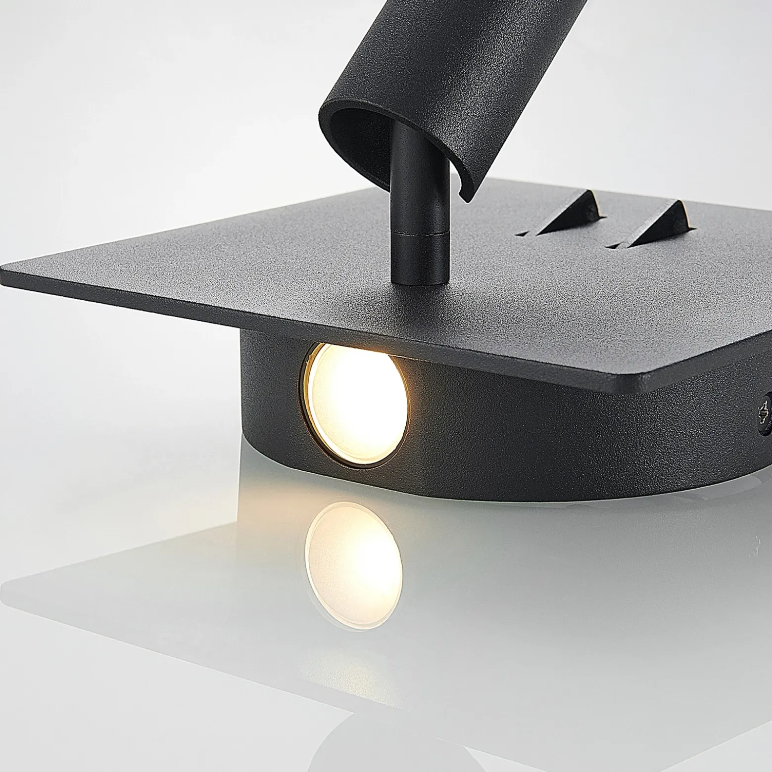 Lucande aplique de pared LED Magya, negro, 2 luces, angular
