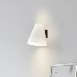 Lucande aplique de pared Timido, blanco/negro, cristal, 16,5 cm de altura