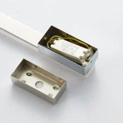 Lucande Aplique LED para baño Julie, 32 cm de altura, cromo, IP44