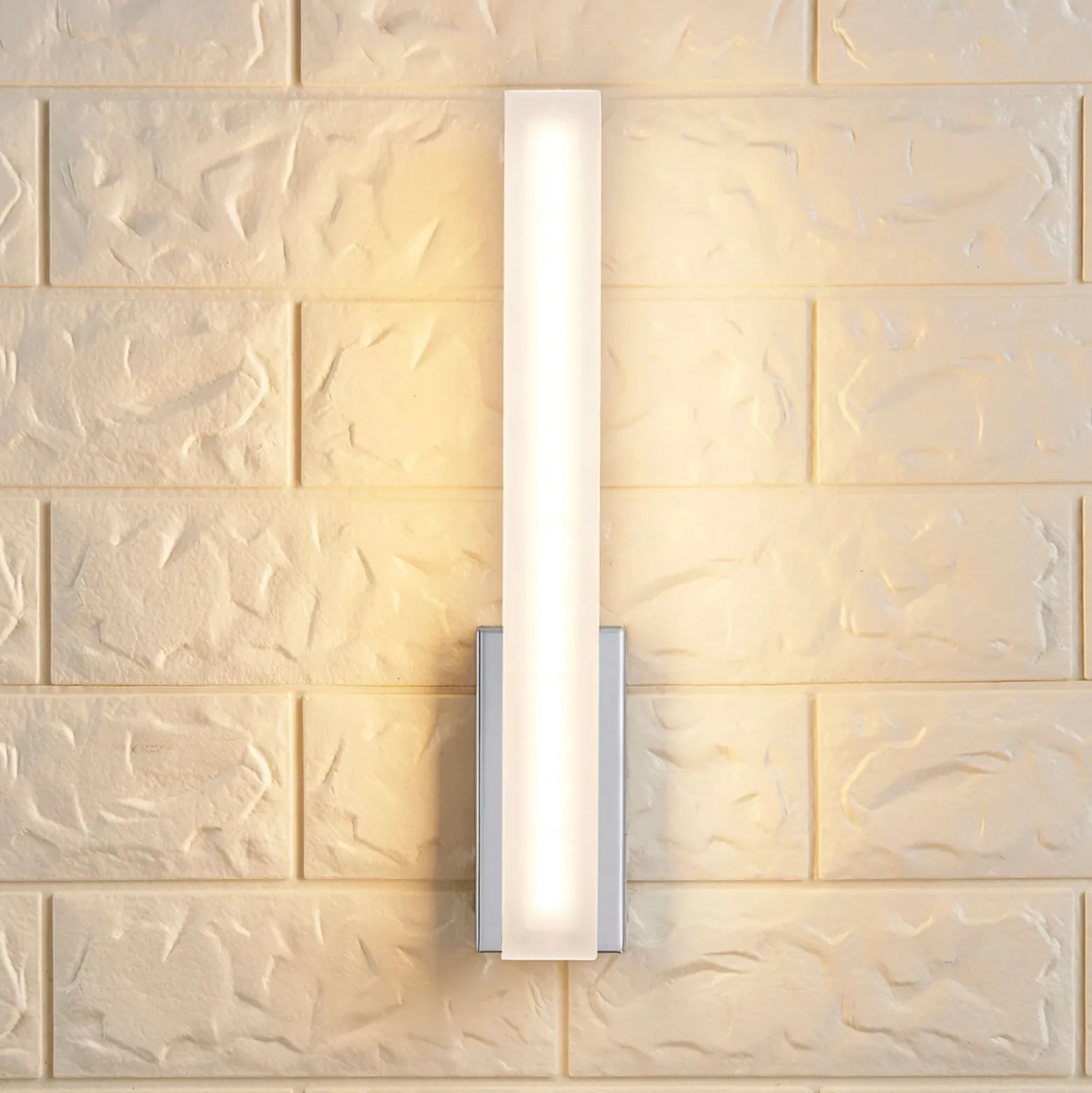 Lucande Aplique LED para baño Julie, 32 cm de altura, cromo, IP44