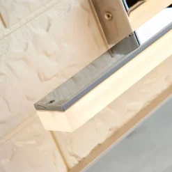 Lucande Aplique LED para baño Julie, 46cm, cromo, metal, IP44