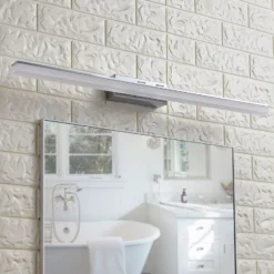 Lucande Aplique LED para baño Julie, 75cm, cromo, metal, IP44