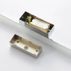 Lucande Aplique LED para baño Julie, 75cm, cromo, metal, IP44