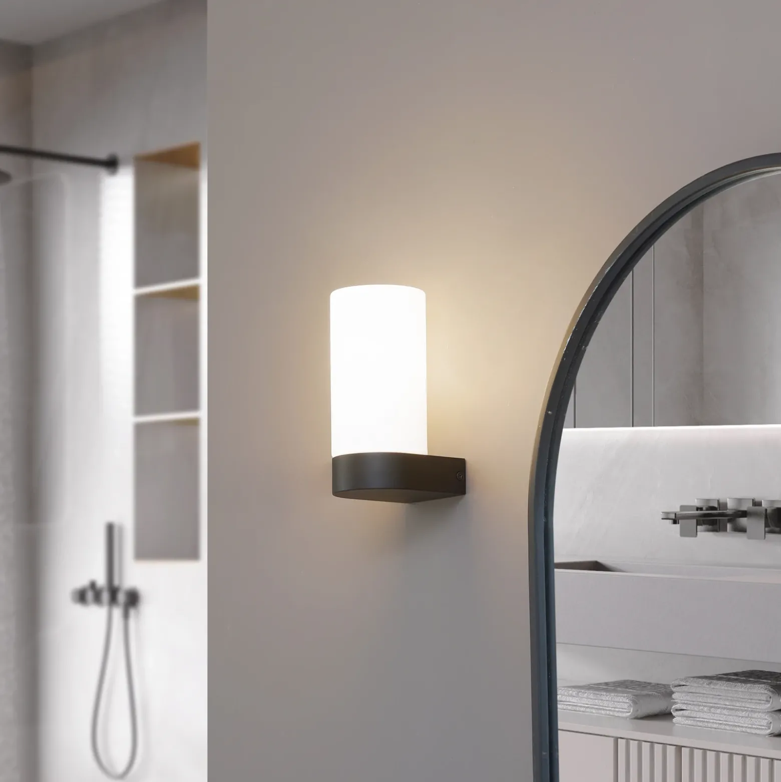 Lucande Basolo aplique para baño, negro, altura 17,2 cm, cristal