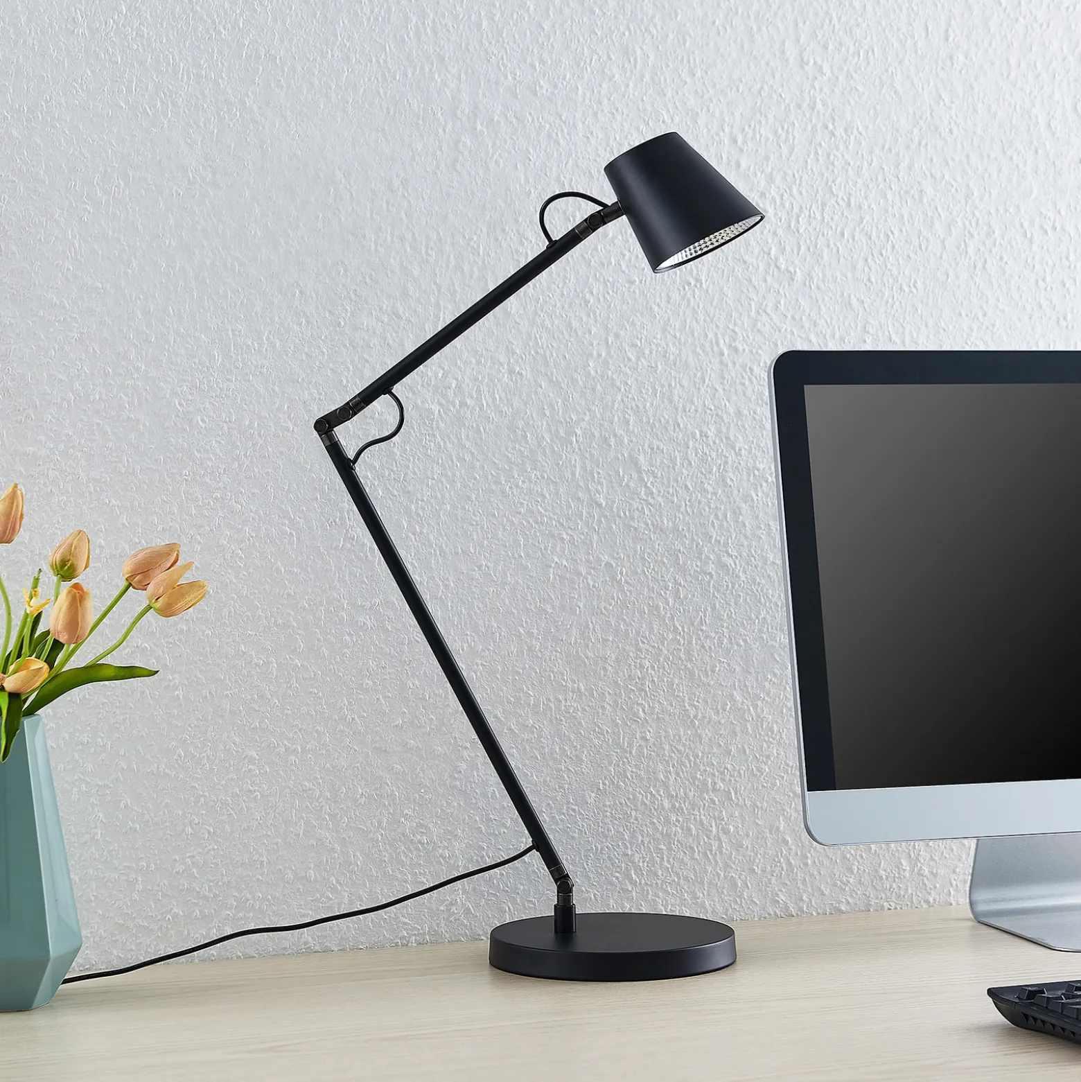 Lucande LED lámpara de escritorio Tarris, altura 46 cm, negro