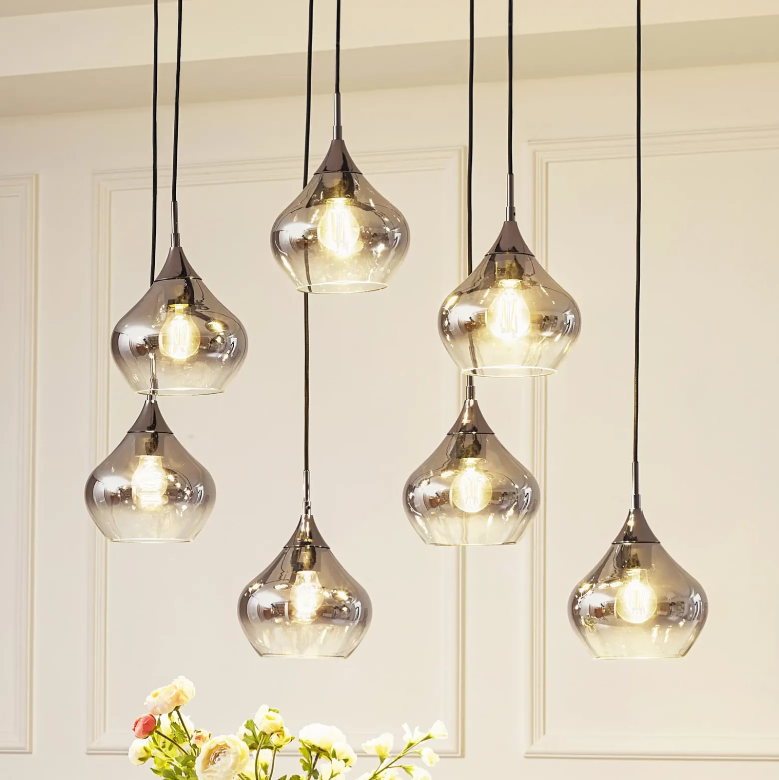 Lucande lámpara colgante Jarven, 7 luces, negro, cristal